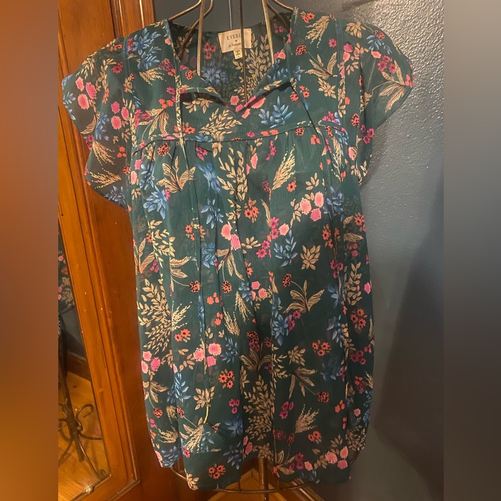 Floral top in Green and Pink
